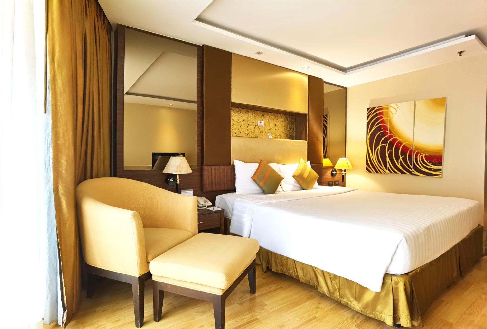 Nova Gold Hotel By Compass Hospitality Паттая Екстер'єр фото